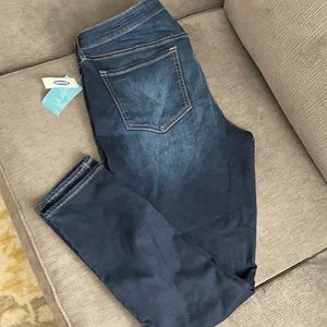 Old Navy Rockstar skinny jeans - NEW